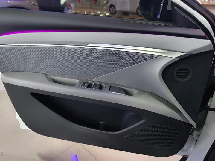 Фото 7 - XPeng Mona M03