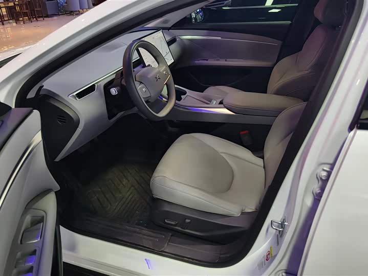 Фото 9 - XPeng Mona M03