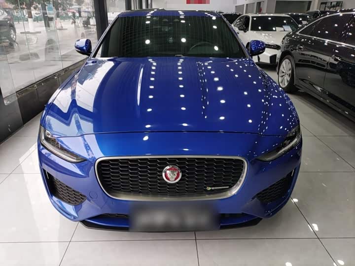 Фото 3 - Jaguar XE L