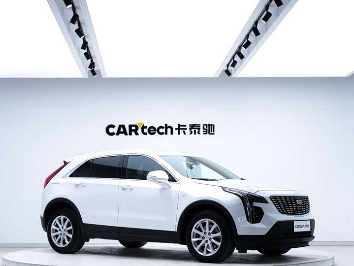Фото 8 - Cadillac XT4