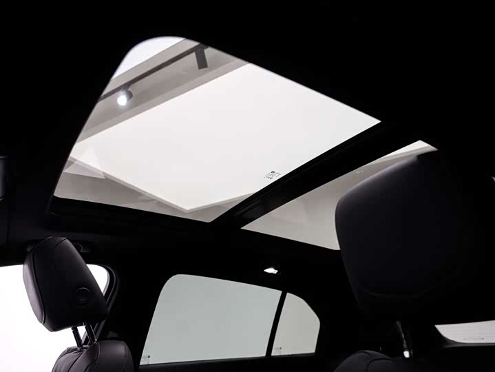 Фото 9 - Cadillac XT4