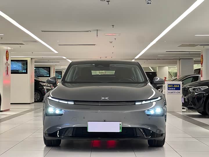 Фото 2 - XPeng P7
