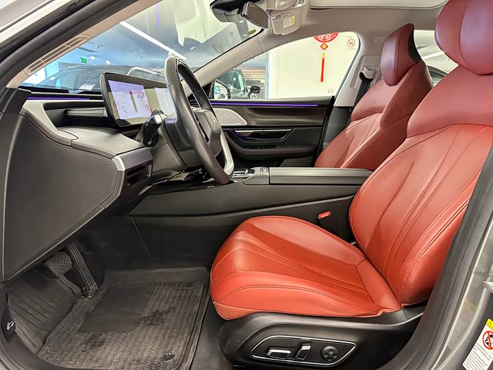 Фото 9 - XPeng P7