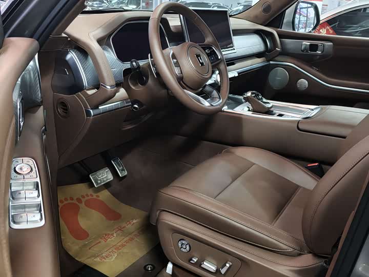 Фото 5 - Tank 700 Hybrid