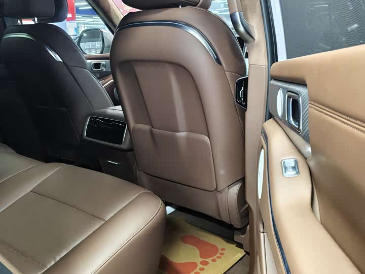 Фото 7 - Tank 700 Hybrid