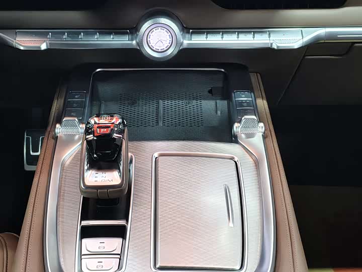 Фото 8 - Tank 700 Hybrid