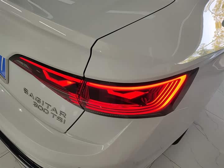 Фото 8 - Volkswagen Sagitar L