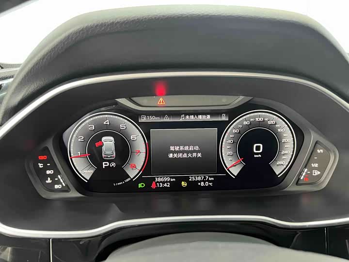 Фото 9 - Audi Q3