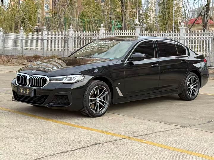 Фото 1 - BMW 5 Series