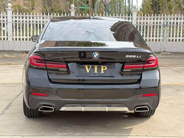 Фото 8 - BMW 5 Series