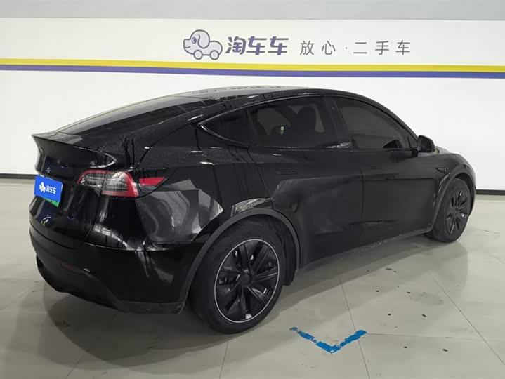 Фото 3 - Tesla Model Y