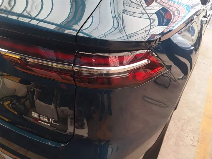 Фото 8 - Geely Monjaro