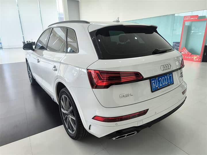 Фото 5 - Audi Q5L
