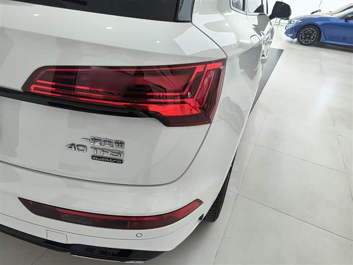 Фото 8 - Audi Q5L