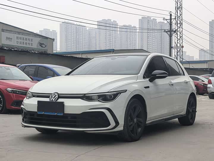 Фото 1 - Volkswagen Golf