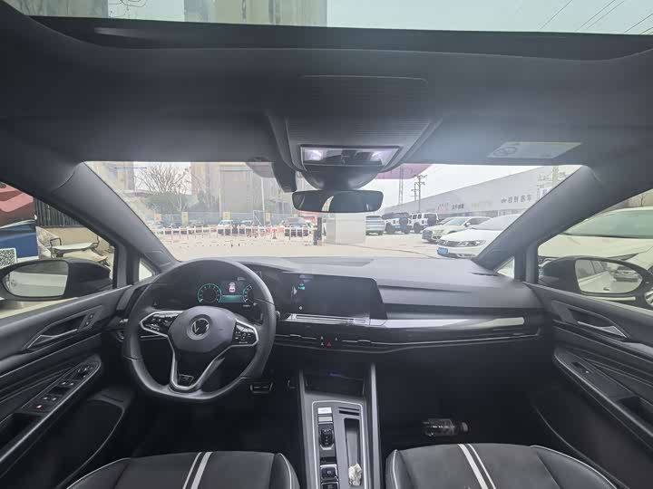 Фото 4 - Volkswagen Golf