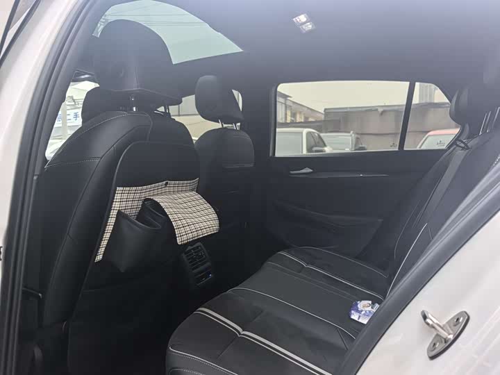 Фото 6 - Volkswagen Golf