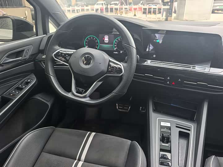 Фото 7 - Volkswagen Golf