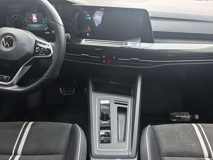 Фото 8 - Volkswagen Golf