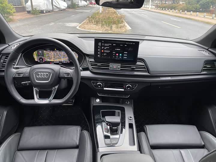 Фото 4 - Audi Q5L