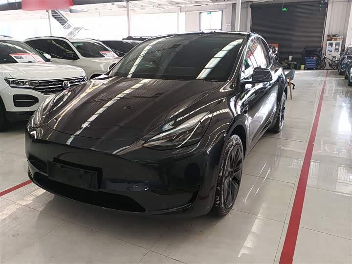 Фото 1 - Tesla Model Y