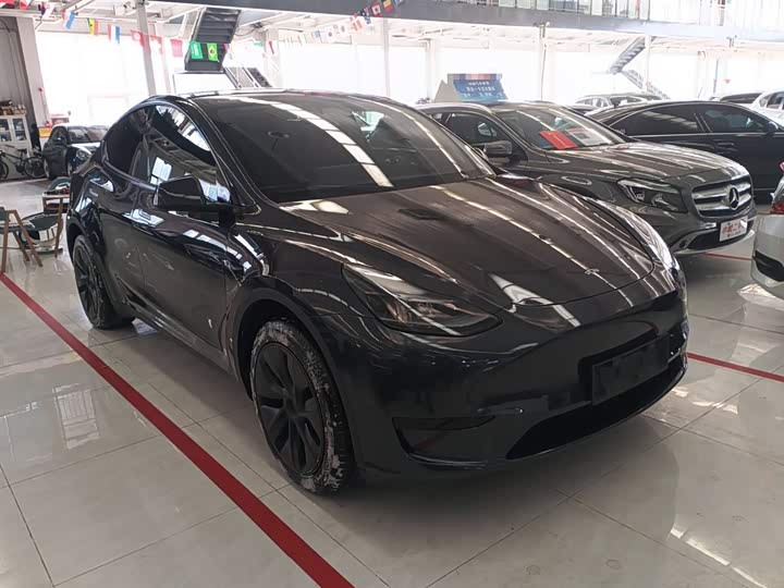 Фото 4 - Tesla Model Y
