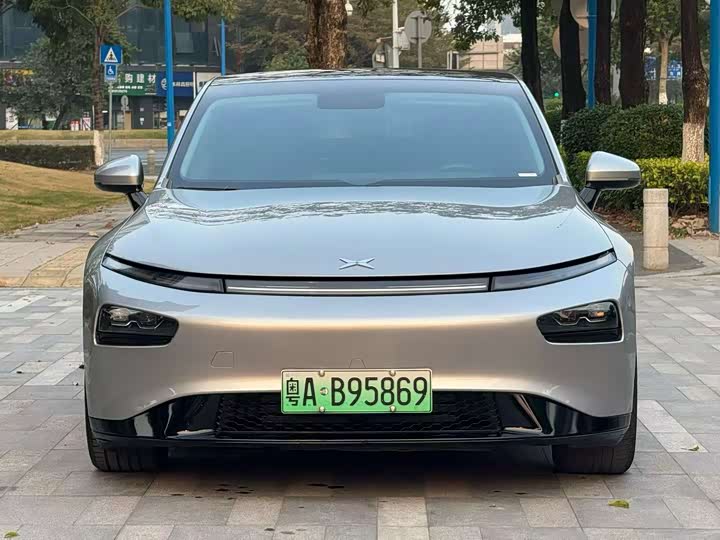Фото 2 - XPeng P7