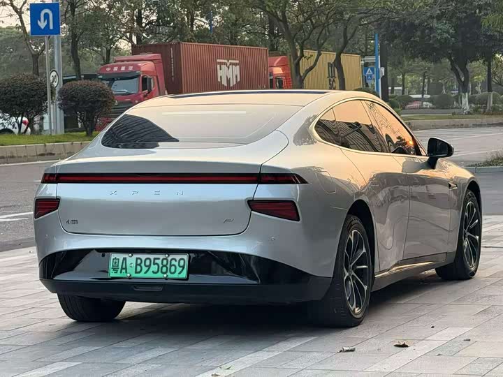 Фото 5 - XPeng P7