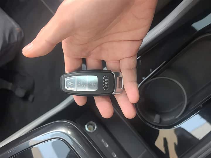 Фото 9 - Audi Q4 e-tron