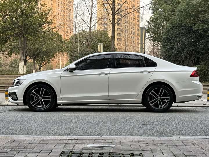 Фото 4 - Volkswagen Lamando L