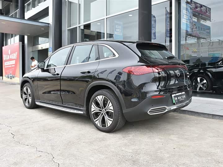 Фото 3 - Mercedes-Benz EQE SUV