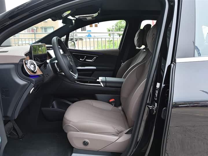 Фото 4 - Mercedes-Benz EQE SUV