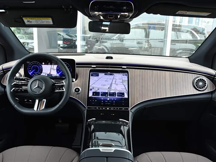 Фото 6 - Mercedes-Benz EQE SUV