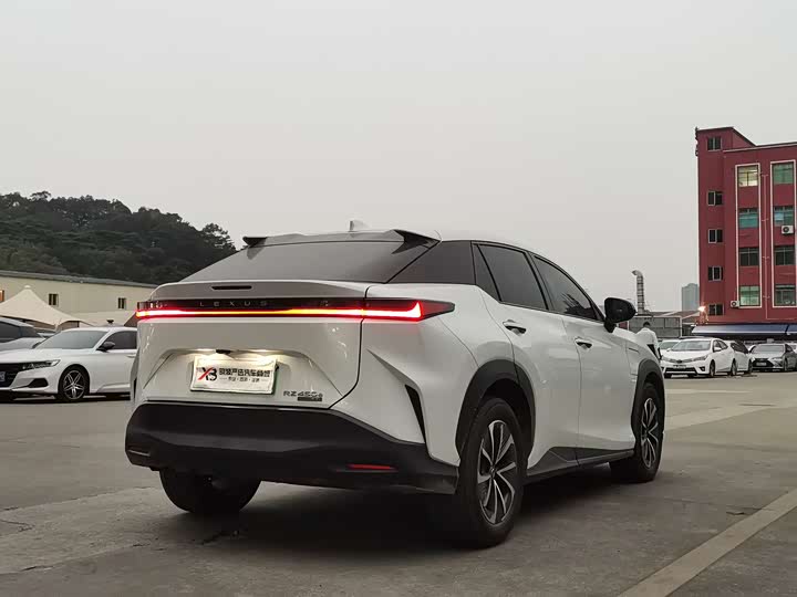 Фото 5 - Lexus RZ