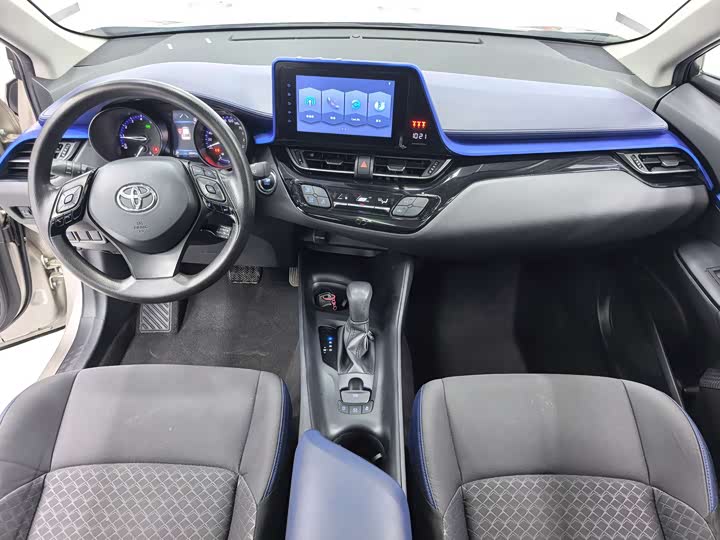 Фото 7 - Toyota C-HR