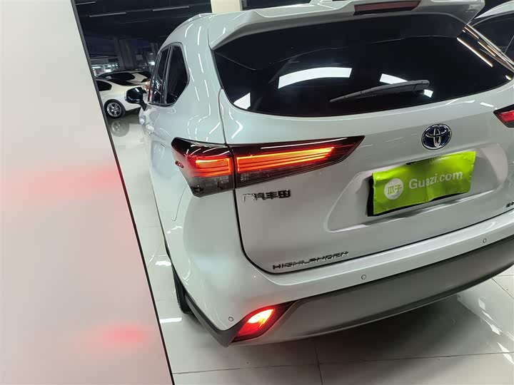 Фото 5 - Toyota Highlander