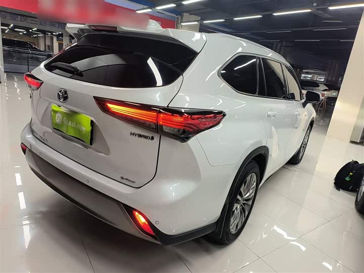 Фото 7 - Toyota Highlander