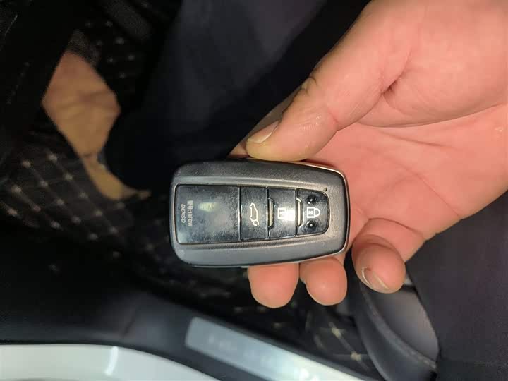 Фото 9 - Toyota Highlander