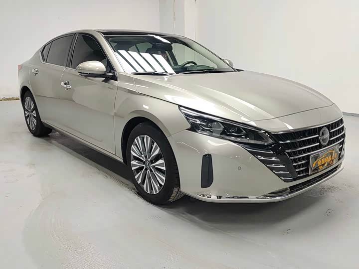 Фото 1 - Nissan Teana