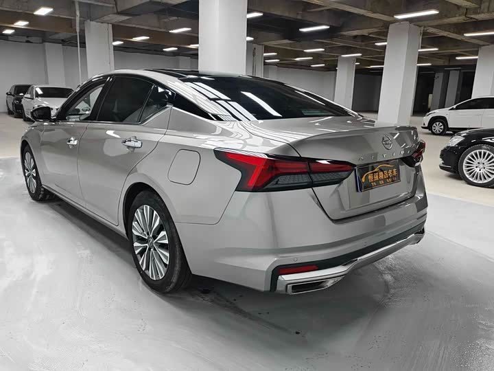 Фото 8 - Nissan Teana