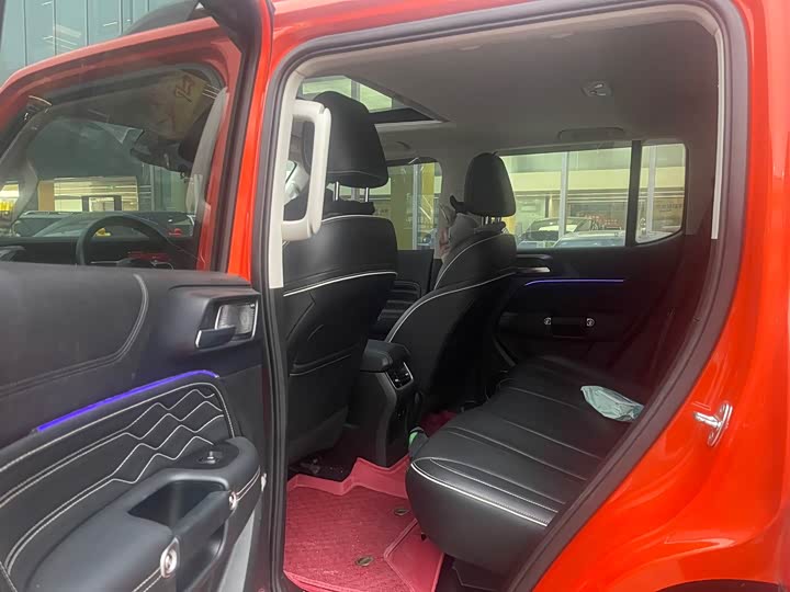 Фото 4 - Tank 300