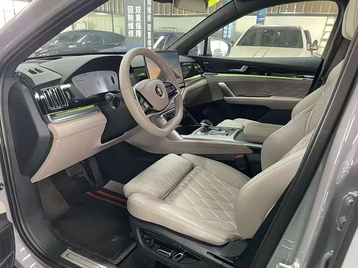 Фото 4 - BYD Tang Hybrid/EV