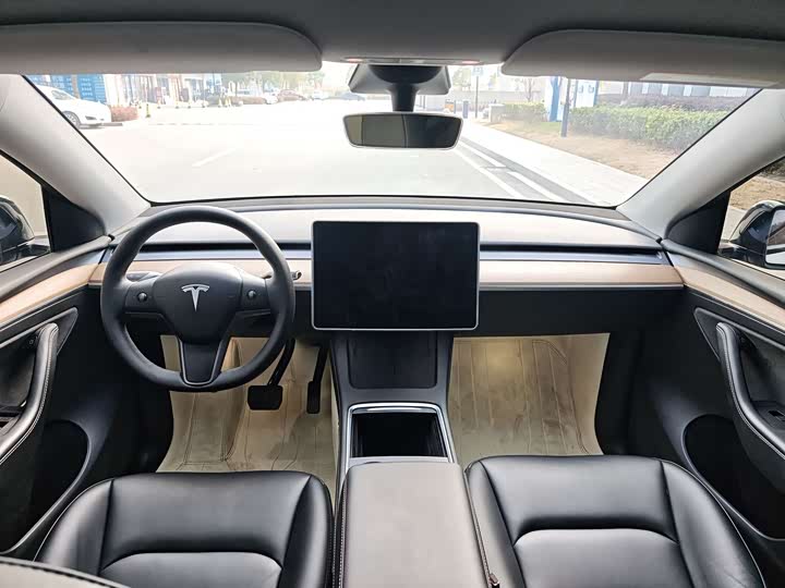 Фото 9 - Tesla Model Y