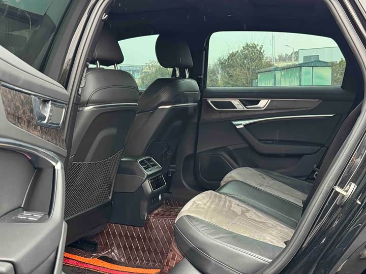 Фото 5 - Audi A6L