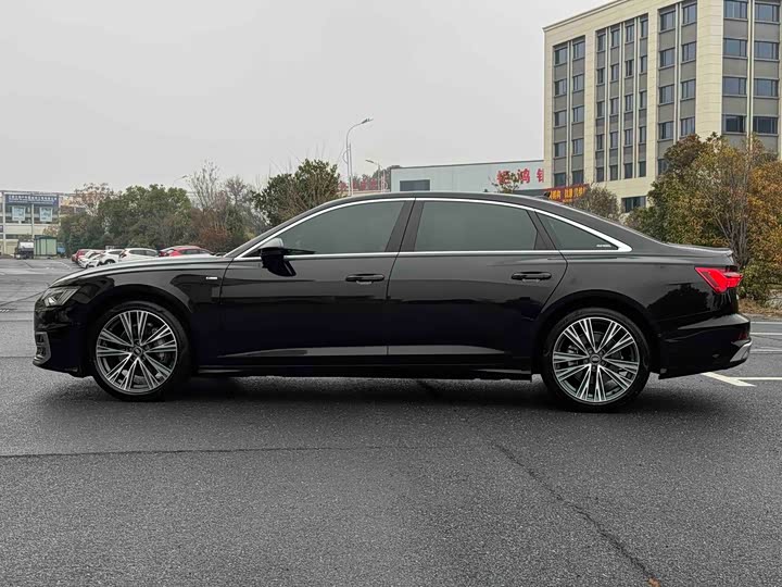 Фото 8 - Audi A6L