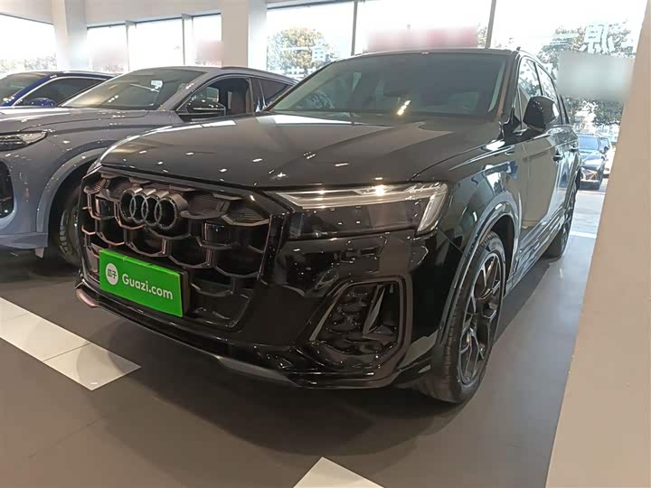 Фото 2 - Audi Q7