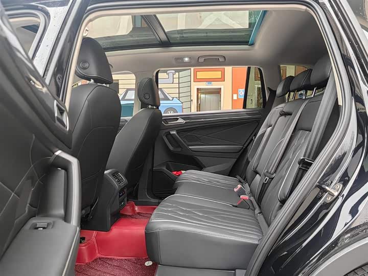 Фото 6 - Volkswagen Tiguan L Pro