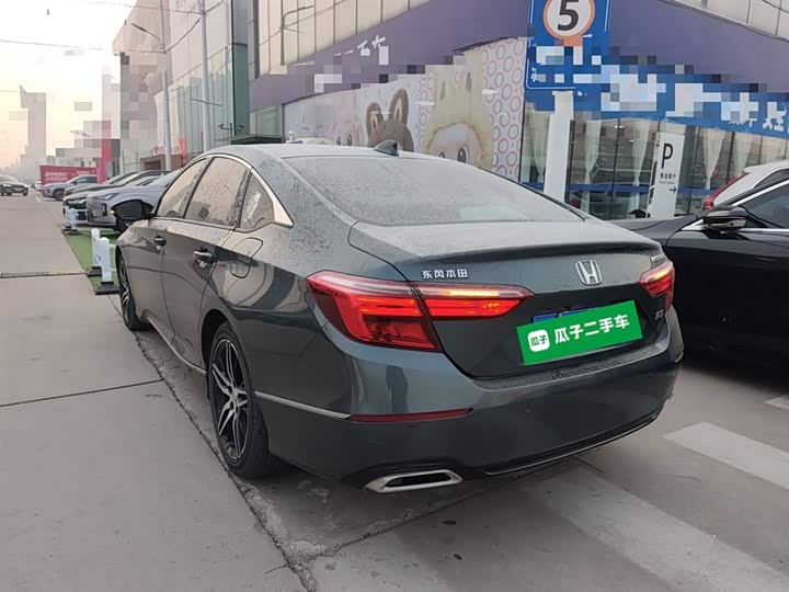 Фото 5 - Honda Inspire