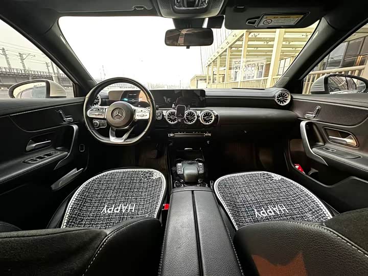 Фото 9 - Mercedes-Benz A-Class