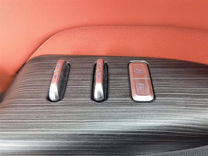 Фото 9 - Dongfeng Yipai eπ 008